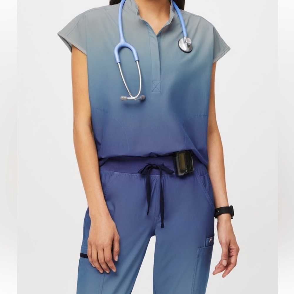 Ombré Figs Scrub Set - Rafaela Top/Zamora Bottoms